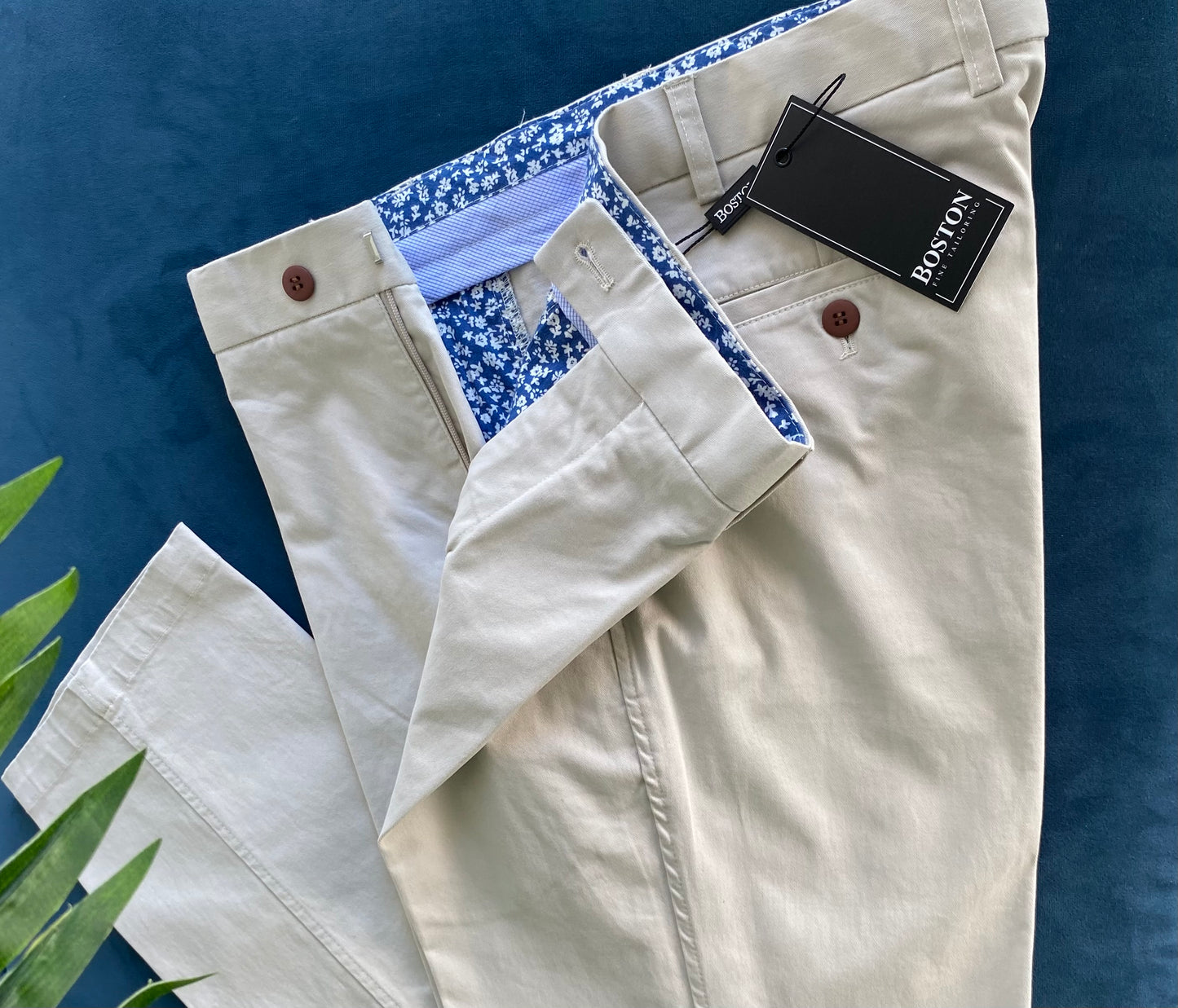The relaxed Chino by Boston. Transform from the perfect work look to an easy smart casual look in a minute. These Chinos are crafted from comfort stretch fabric for a chill and comfortable fit. Step up your style game with this modern, sophisticated piece.

97% Cotton
3% Spandex
Machine Washable