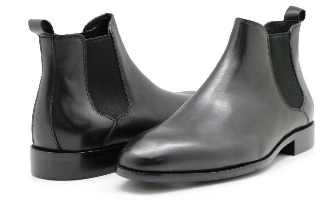 Experience unparalleled comfort and style with the Calmino Madrid Chelsea Boot brought to you by kenny k.&nbsp;Made from hand polished premium grade leather and designed with an updated gusset for ease of use, this classic Australian look is suitable for orthotics and includes a leather lining and heel tab. With a cushioned footbed, you'll never want to take them off.