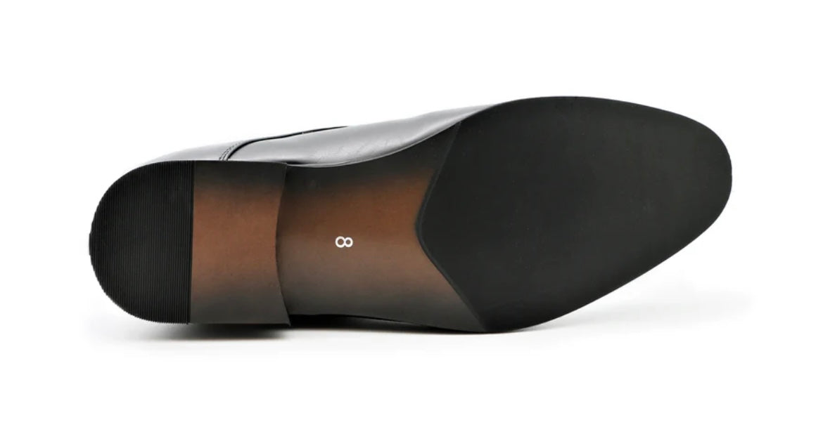 Experience instant comfort with our Calmino Pisa Shoes brought to you by kenny k. These versatile footwear options feature a removable inner sole for customized support and are crafted from water-resistant PU materials for both upper and lining. The vegan-friendly construction maintains ethical standards without compromising quality. Their metal-free design ensures hassle-free airport security screenings, making them ideal travel companions. Enjoy reliable performance in various weather conditions while sup