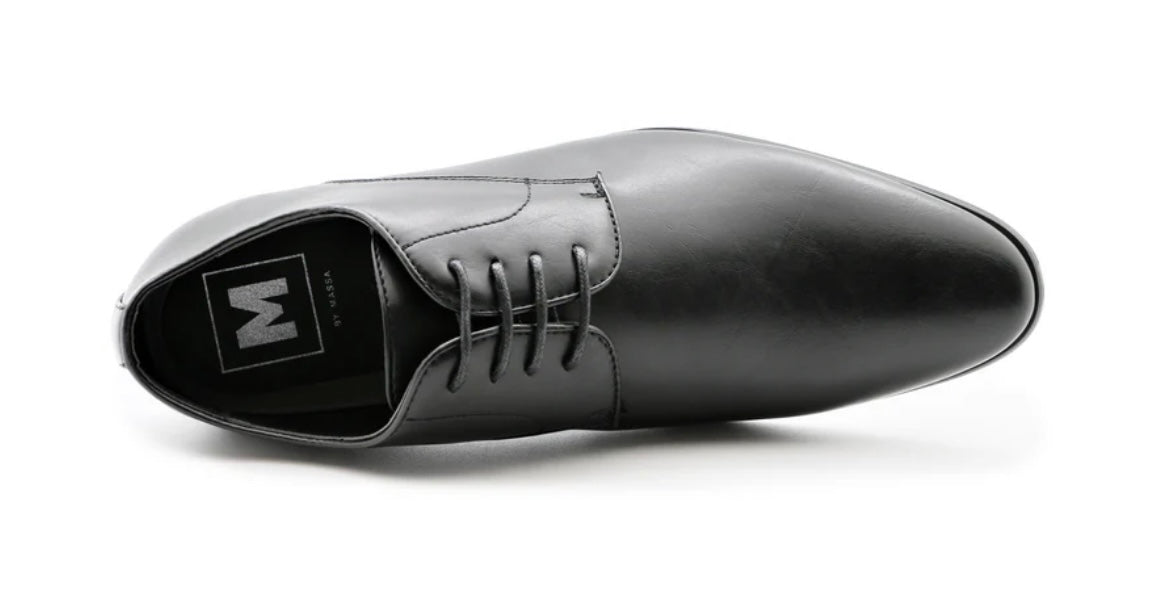 Experience instant comfort with our Calmino Pisa Shoes brought to you by kenny k. These versatile footwear options feature a removable inner sole for customized support and are crafted from water-resistant PU materials for both upper and lining. The vegan-friendly construction maintains ethical standards without compromising quality. Their metal-free design ensures hassle-free airport security screenings, making them ideal travel companions. Enjoy reliable performance in various weather conditions while sup