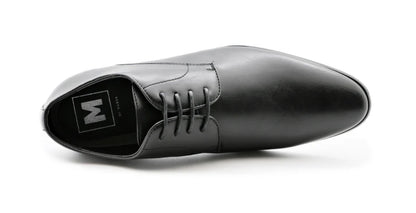 Experience instant comfort with our Calmino Pisa Shoes brought to you by kenny k. These versatile footwear options feature a removable inner sole for customized support and are crafted from water-resistant PU materials for both upper and lining. The vegan-friendly construction maintains ethical standards without compromising quality. Their metal-free design ensures hassle-free airport security screenings, making them ideal travel companions. Enjoy reliable performance in various weather conditions while sup