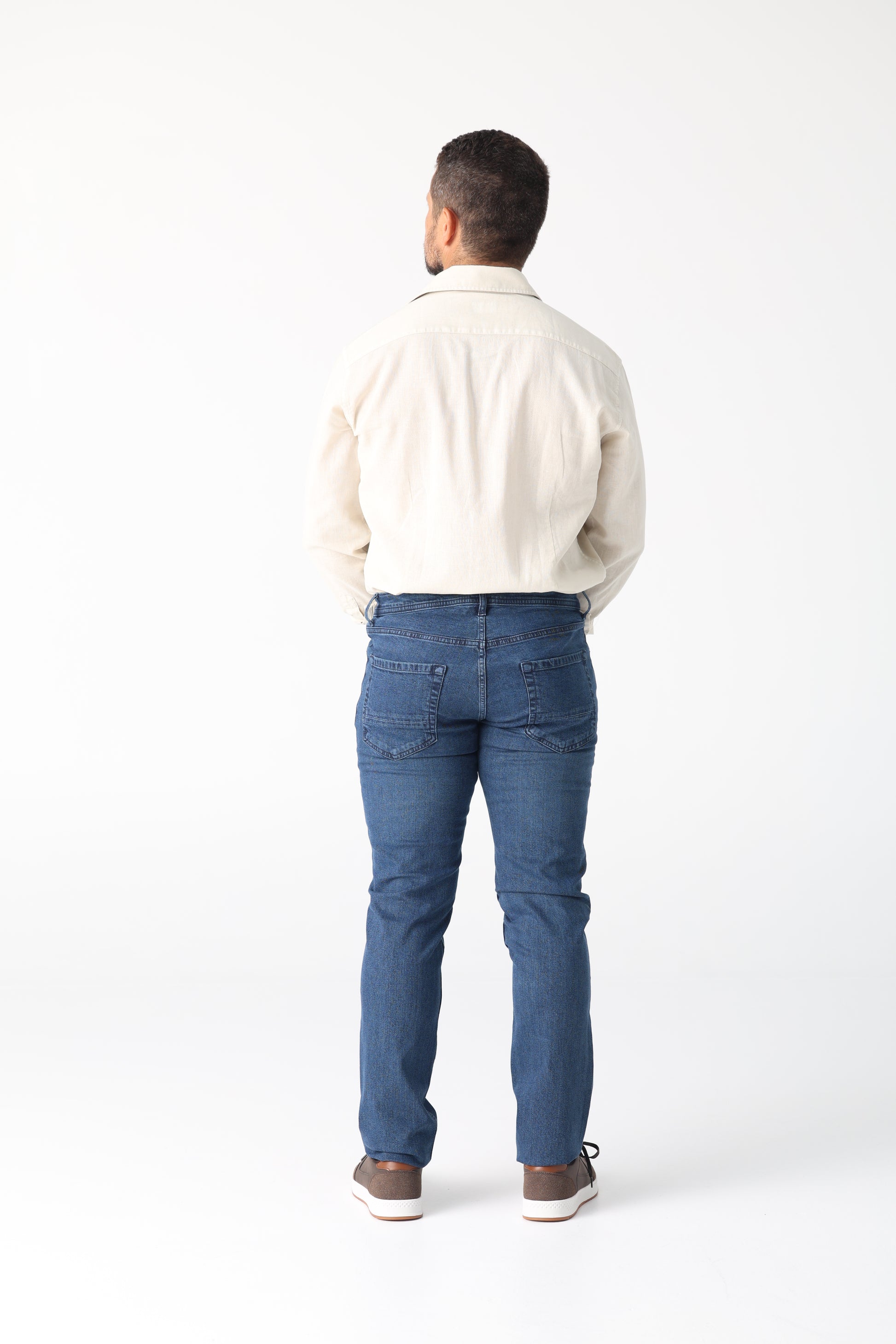 Featuring a classic straight slim fit, mid rise waist and clean modern wash, the Daniel Hechter Dallas Jeans pair effortlessly with shirts, jackets or casual tees. With a premium cotton stretch denim blend and subtle detailing, these jeans deliver a perfect balance of durability and flexibility.

Premium cotton stretch denim
Modern straight slim fit for a flattering silhouette
Mid rise waist and tailored cut
Durable easy care fabric