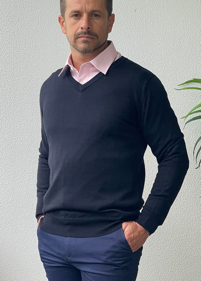 Timeless style meets everyday comfort with the Daniel Hechter V Neck Sweater. This stylish and versatile addition to your wardrobe offers a blend of comfort, elegance and quality craftmanship. Perfect for layering or wearing on its own, this sweater effortlessly transitions from office to weekend wear, providing a polished look without compromising on comfort.
