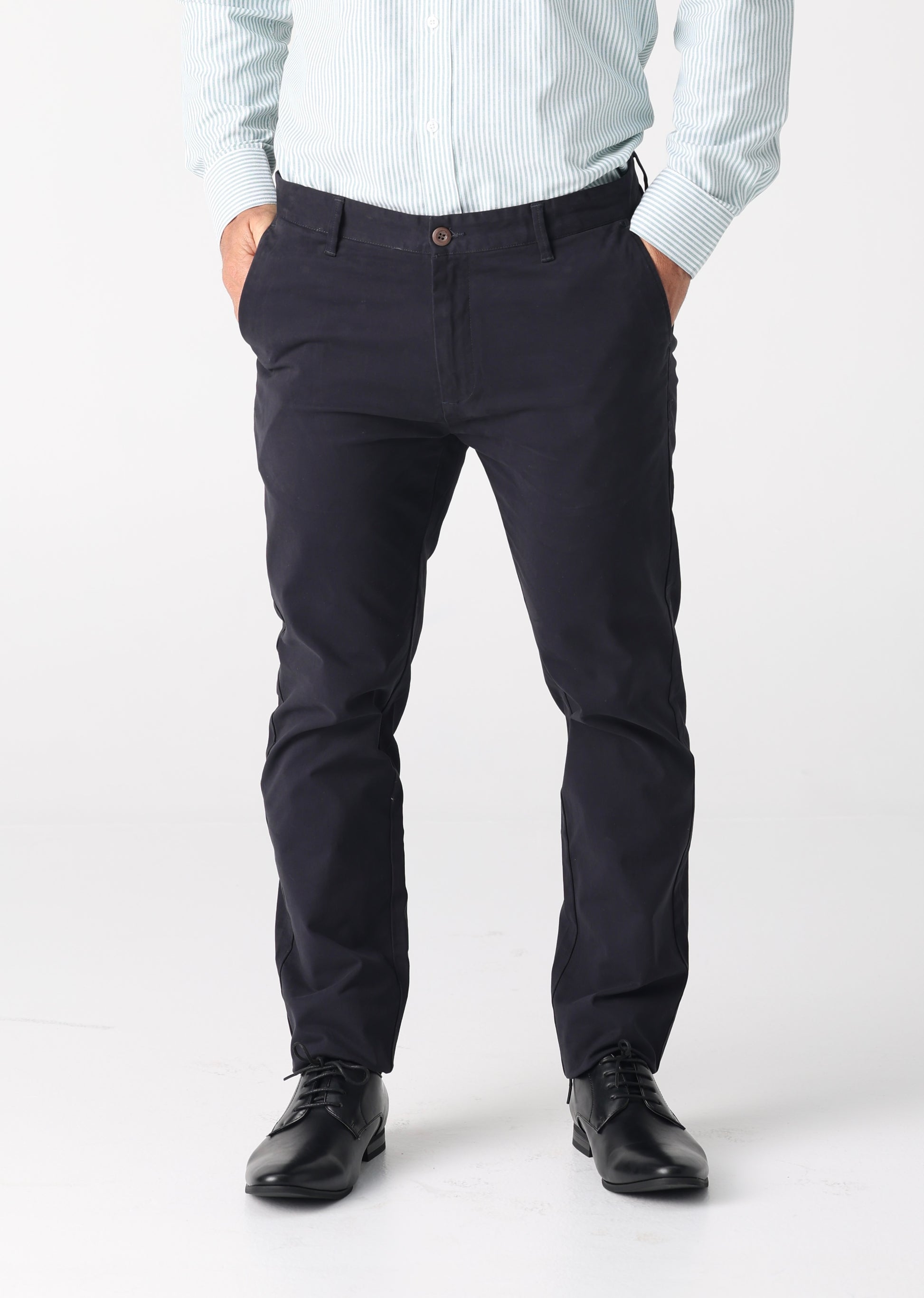 Whether you're dressing for the boardroom or heading out for drinks, the Howard Hudson Brunswick tailored Chino delivers a clean, smart look that works across all occasions. These tailored chino's are designed for effortless style and all day comfort, making them ideal for both office and smart off duty dressing. Crafted from a high quality cotton stretch blend, they offer a tailored silhouette with just the right amount of flexibility. Style with a crisp shirt or casual tee to complete your modern wardrobe