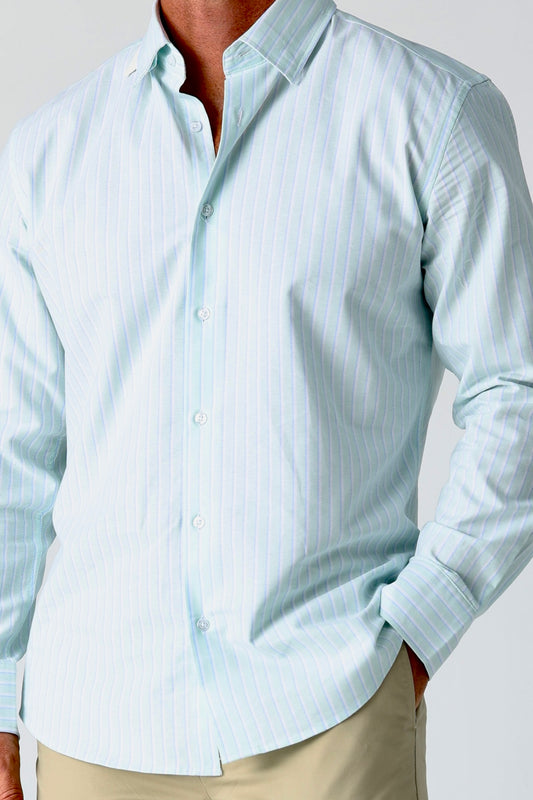 Designed with easycare technology, this Howard Hudson Liberty Casual shirt with its blue, white and aqua stripes will ensure you stand out and ooze style, keeping you sharp and professional. Made from heavy yet breathable cotton and comfortable to wear all day, this shirt is the ultimate staple for the modern man. Perfectly paired with tailored trousers, chinos or jeans, it's a must for every business or casual wardrobe.
