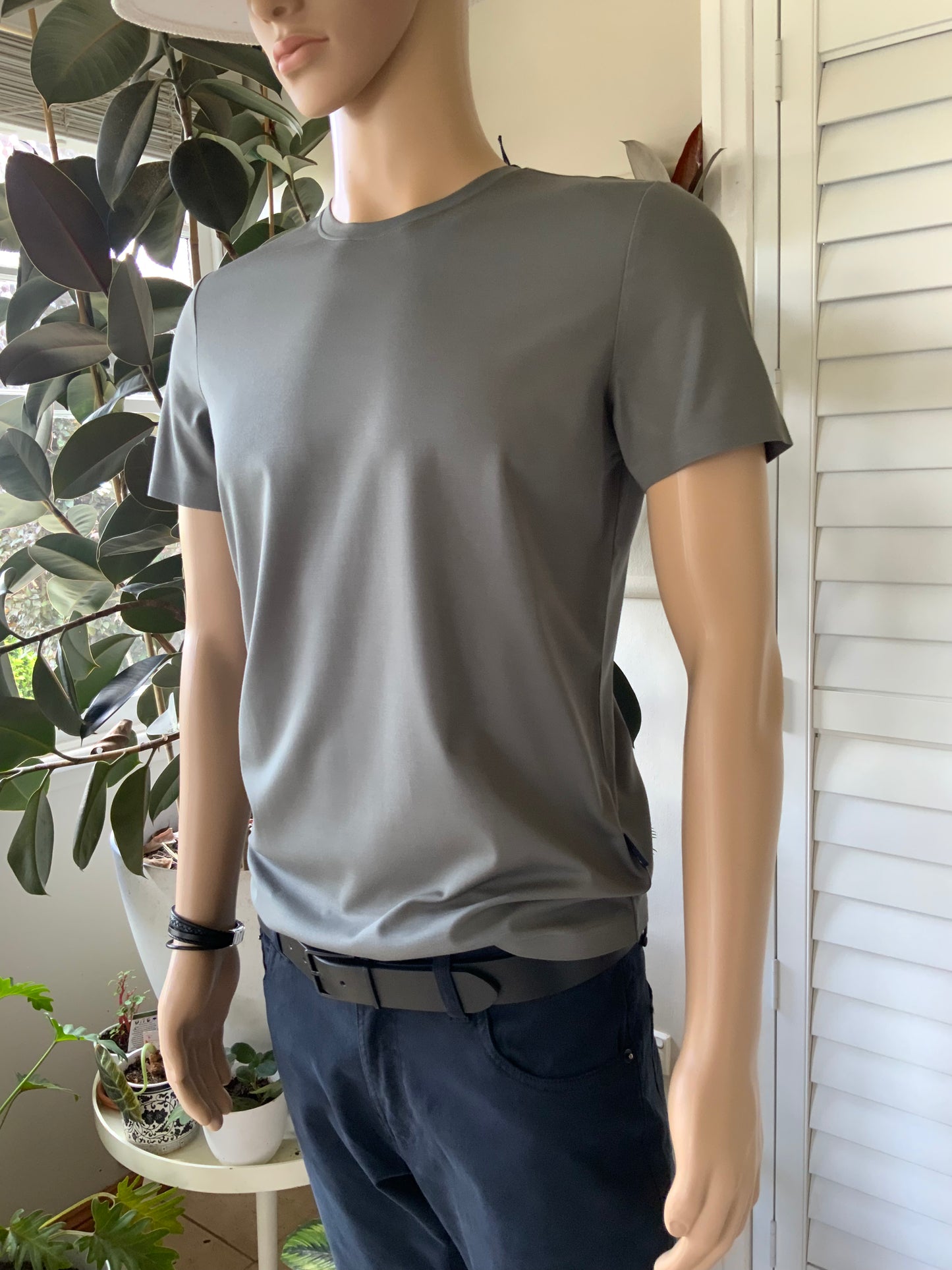 Cool Touch Stretch T Shirt in Olive