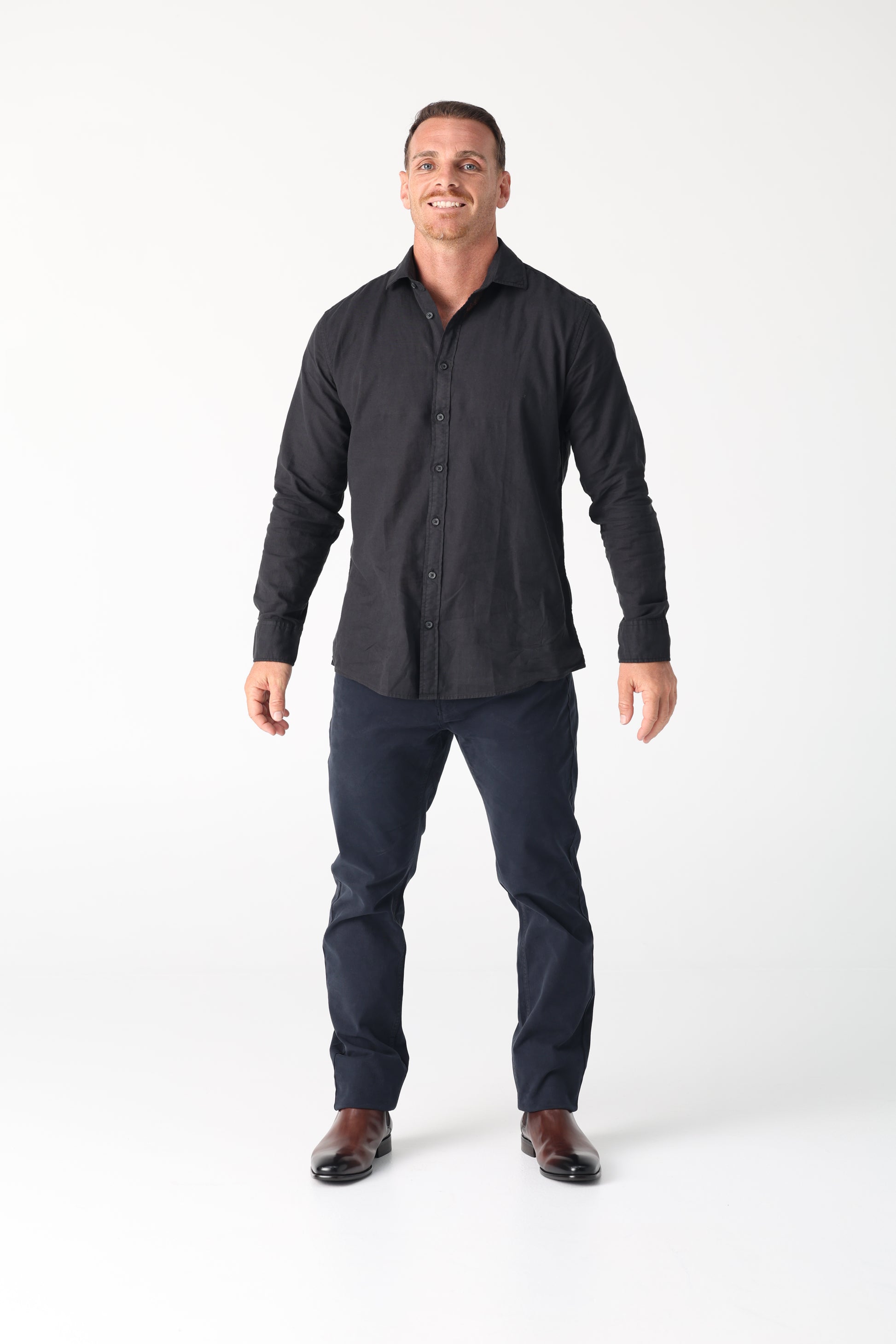 A perfect fusion of modern tailoring and effortless comfort. The Daniel Hechter Linen Blend shirt - lightweight, tailored and stylish. The perfect breathable smart casual shirt for the kenny k. man.

55% Linen and 45% Cotton.