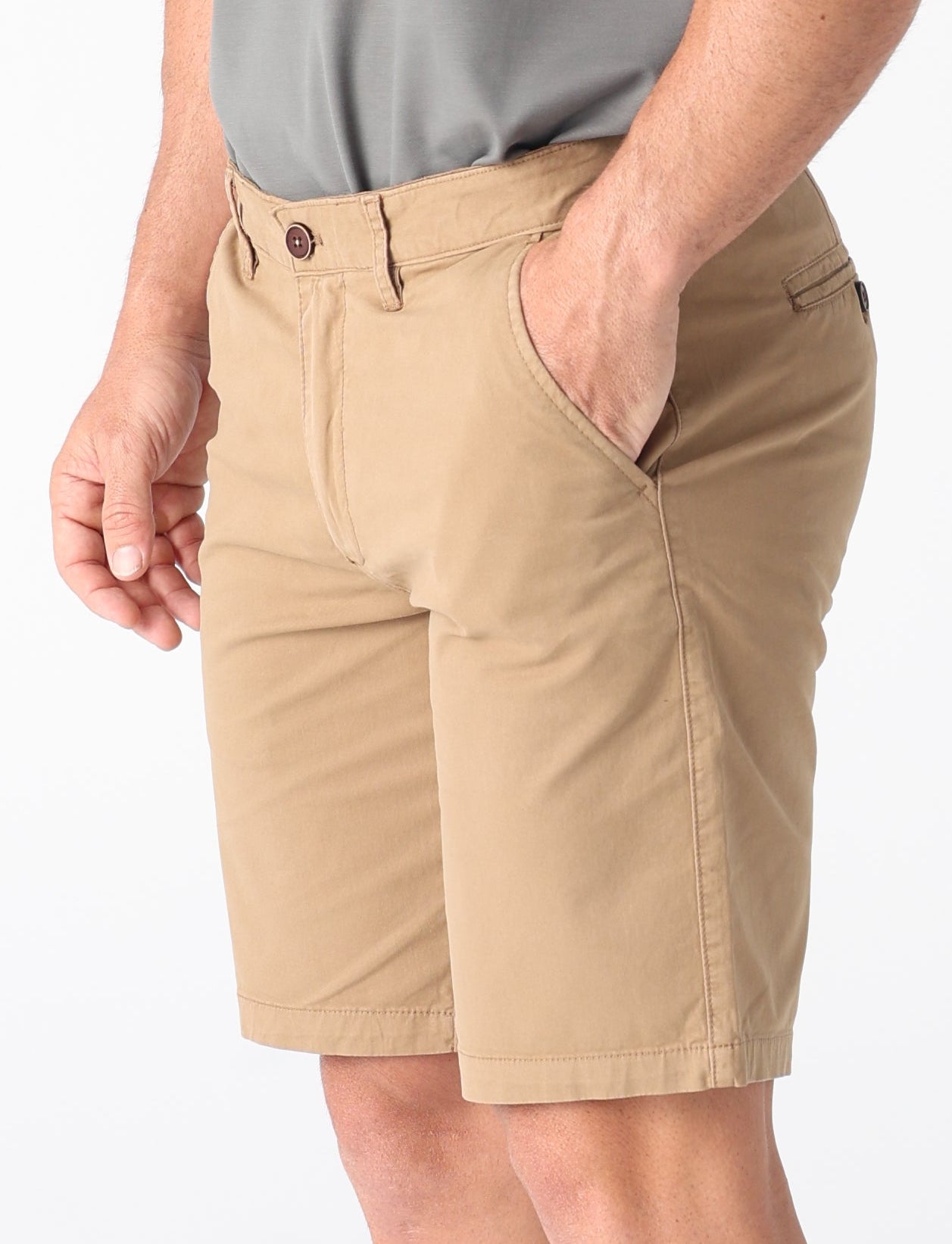 Step out in comfort with the Hechter Lucas stretch cotton short. Discover effortless summer style with these premium stretch cotton shorts that provide a flattering fit and allow for easy movement.

97% Cotton 3% Elastine