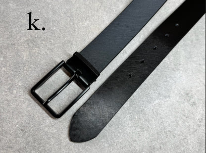 Complete your outfit with this must-have Parker Avenue men’s reversible leather belt, brought to you by kennyk. The perfect blend of style, function and versatility. Crafted from durable synthetic leather with a polished finish this two-in-one dress belt adds a sophisticated touch to any look.

Sleek rotating buckle for easy colour change from black to brown or black to grey to match your shoes
Stylish and durable synthetic leather construction
Classic polished metal hardware